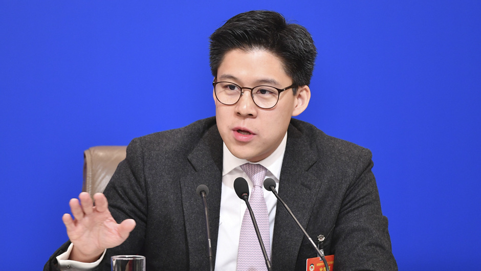 全國政協(xié)委員、中國香港體育協(xié)會暨奧林匹克委員會副會長、霍英東集團(tuán)副總裁 霍啟剛