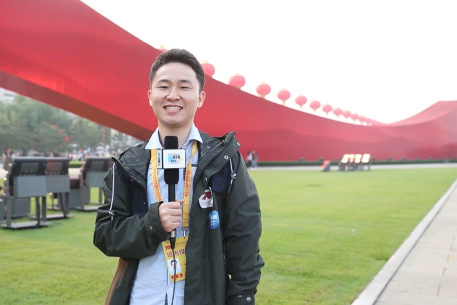 新華網(wǎng)在現(xiàn)場(chǎng)：近距離感受&ldquo;紅飄帶&rdquo;