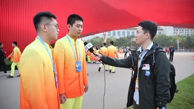 &ldquo;我們是慶祝大會(huì)的背景音樂&rdquo;