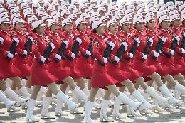 民兵方隊(duì)：&ldquo;鏗鏘玫瑰&rdquo;綻放長安街