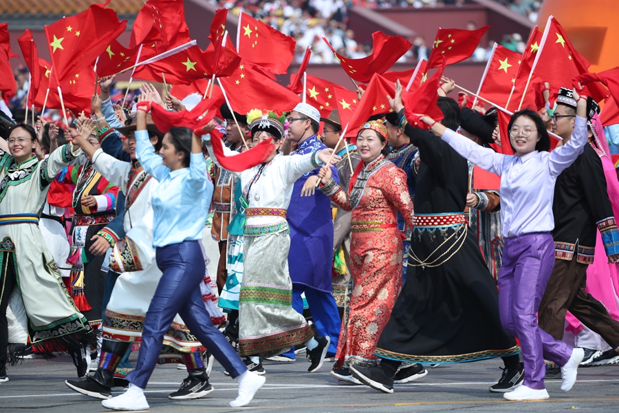 群眾大游行，歡樂(lè)的海洋！