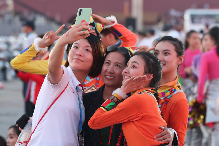 今晚，我們歡聚在天安門廣場