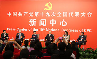 集體采訪(fǎng)現(xiàn)場(chǎng)