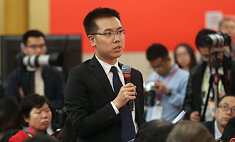 中央電視臺(tái)、中國(guó)國(guó)際電視臺(tái)記者提問(wèn)