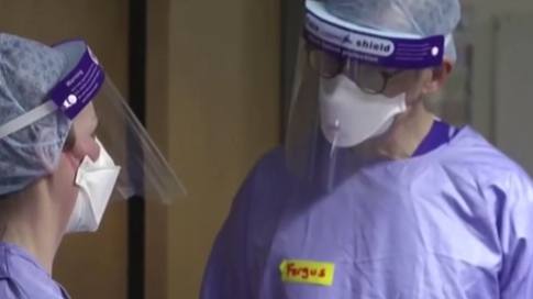 英國(guó)：醫(yī)療系統(tǒng)壓力巨大 醫(yī)院&ldquo;如戰(zhàn)區(qū)&rdquo;