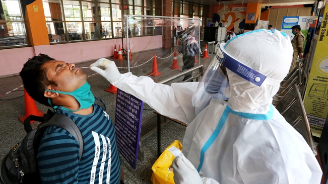 日增確診34萬6786例！印度疫情數(shù)據(jù)再創(chuàng)新高