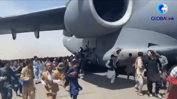 全球連線丨慘??！喀布爾機場現(xiàn)場