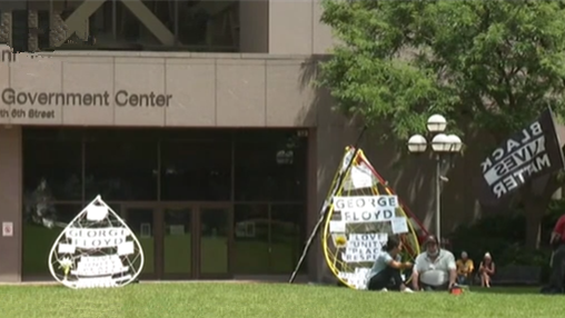 美國(guó)：弗洛伊德遭白人警察跪壓致死案&mdash;&mdash;主犯前白人警察肖萬(wàn)獲刑22年6個(gè)月