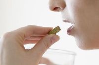 【健康解碼】說(shuō)明書上這么多副作用 這藥我還吃不吃？