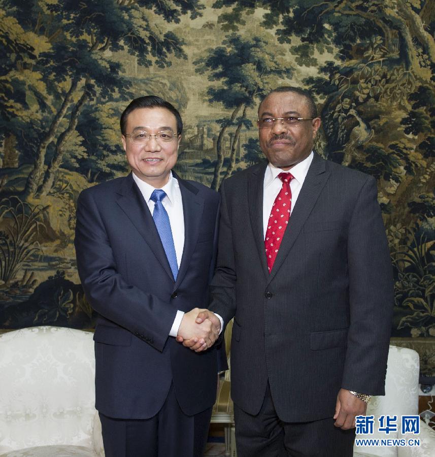 5月4日，中國國務(wù)院總理李克強在亞的斯亞貝巴與埃塞俄比亞總理海爾馬里亞姆舉行會談。  新華社記者 王曄 攝