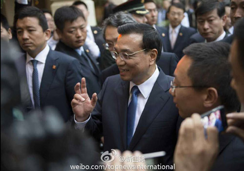 李克強：在非中企了解當(dāng)?shù)匚幕拍茉「D片來源：&ldquo;新國際&rdquo;微博。