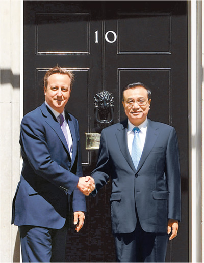 6月17日，國務(wù)院總理李克強(qiáng)在倫敦唐寧街10號(hào)首相府同英國首相卡梅倫舉行中英總理年度會(huì)晤。新華社記者 李 濤攝 