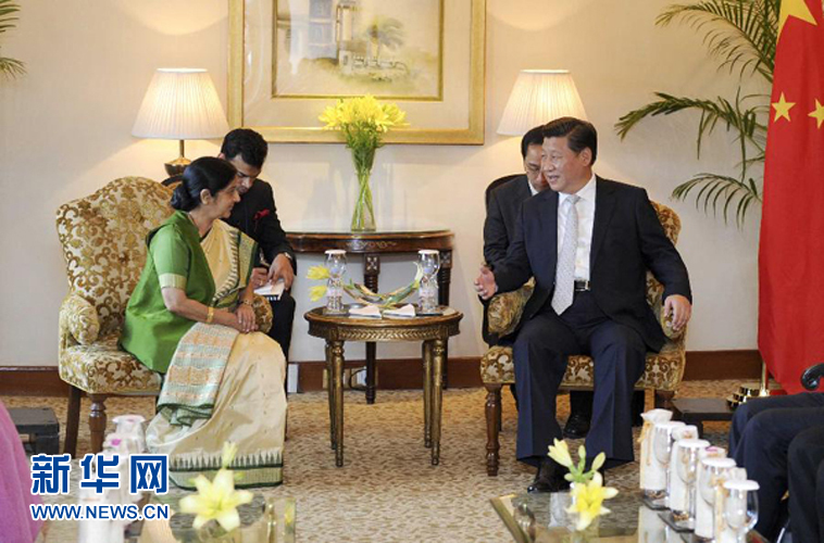 9月18日，國(guó)家主席習(xí)近平在新德里會(huì)見(jiàn)印度外長(zhǎng)斯瓦拉杰。新華社記者 張鐸 攝