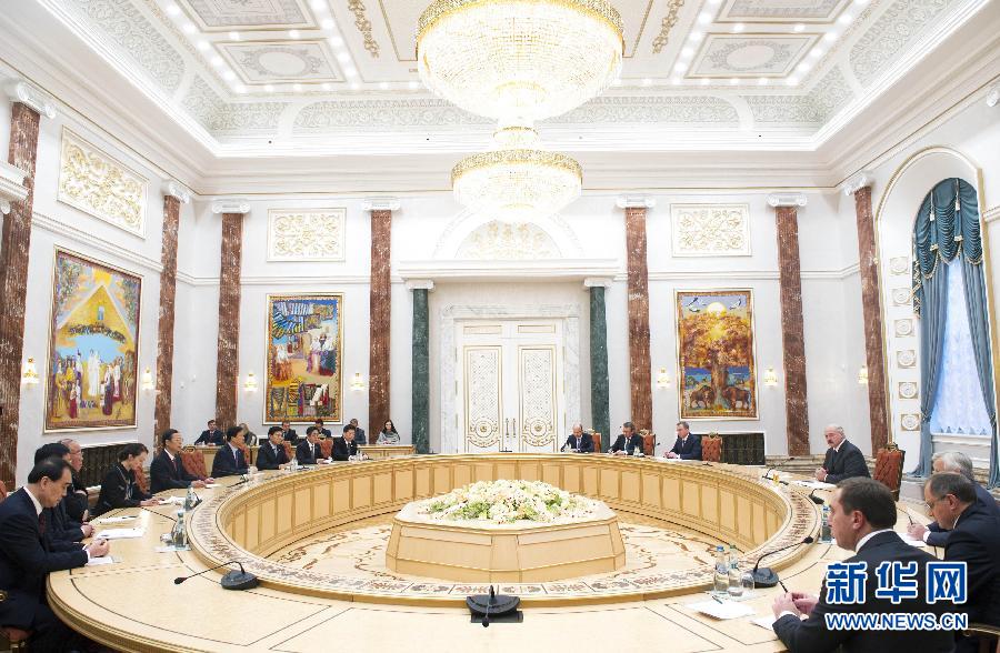 9月26日，應邀訪問白俄羅斯的國務院副總理張高麗在明斯克會見白俄羅斯總統(tǒng)盧卡申科。新華社記者王曄攝 