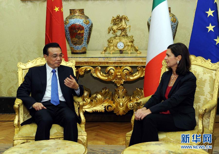 10月15日，中國(guó)國(guó)務(wù)院總理李克強(qiáng)在羅馬會(huì)見意大利眾議長(zhǎng)博爾德里尼。 新華社記者饒愛民攝
