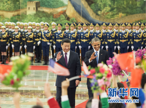 11月12日，國(guó)家主席習(xí)近平在北京人民大會(huì)堂舉行歡迎儀式，歡迎美國(guó)總統(tǒng)奧巴馬對(duì)中國(guó)進(jìn)行國(guó)事訪問(wèn)。 新華社記者 黃敬文 攝