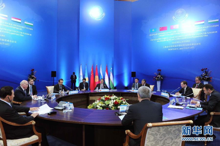 12月15日，中國國務(wù)院總理李克強在阿斯塔納出席上海合作組織成員國政府首腦理事會第十三次會議。 新華社記者 饒愛民 攝 