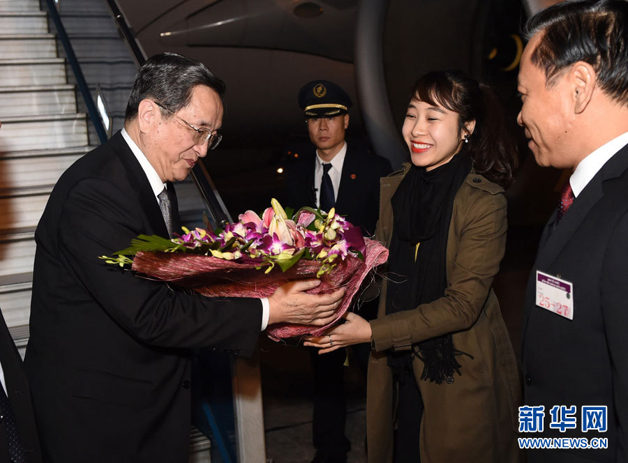 12月25日至27日，中共中央政治局常委、全國政協(xié)主席俞正聲對越南進行正式訪問。這是12月25日，俞正聲抵達河內(nèi)，開始對越南進行正式訪問。 新華社記者馬占成攝