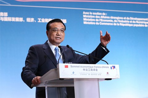 李克強總理2日在中法工商峰會演講時表示，中法建交50年來，兩國關(guān)系積累了寶貴經(jīng)驗，未來50年的中法關(guān)系將更燦爛輝煌。中國政府網(wǎng)