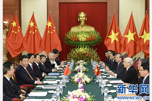 11月5日，中共中央總書(shū)記、國(guó)家主席習(xí)近平在河內(nèi)同越共中央總書(shū)記阮富仲舉行會(huì)談。 新華社記者李學(xué)仁攝