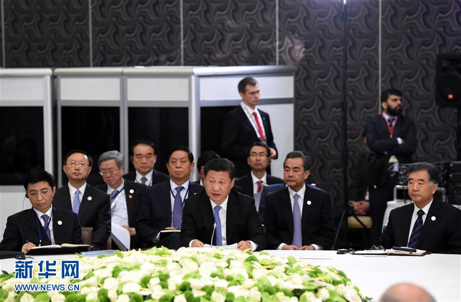  11月15日，金磚國家領(lǐng)導(dǎo)人非正式會晤在土耳其安塔利亞舉行，中國國家主席習(xí)近平、俄羅斯總統(tǒng)普京、印度總理莫迪、南非總統(tǒng)祖馬、巴西總統(tǒng)羅塞夫出席。習(xí)近平在會上發(fā)表題為《開拓機(jī)遇應(yīng)對挑戰(zhàn)》的重要講話。 新華社記者 饒愛民 攝 