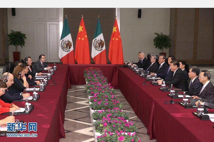 11月16日，國家主席習(xí)近平在土耳其安塔利亞會見墨西哥總統(tǒng)培尼亞。 新華社記者 馬占成 攝