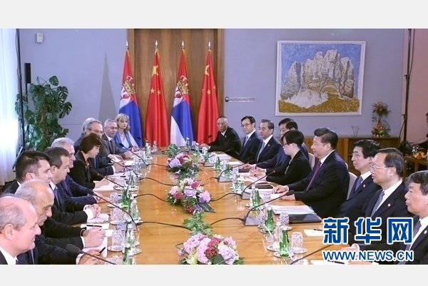 6月18日，國家主席習(xí)近平在貝爾格萊德同塞爾維亞總統(tǒng)尼科利奇舉行會(huì)談。 新華社記者 馬占成 攝