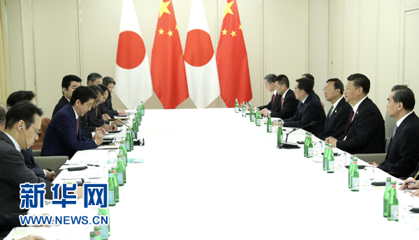 7月8日，國家主席習(xí)近平應(yīng)約在漢堡會(huì)見日本首相安倍晉三。新華社記者 馬占成 攝