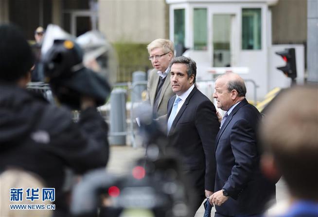 (國(guó)際·圖文互動(dòng))(1)“通俄門(mén)”調(diào)查節(jié)外生枝 特朗普出手反制難