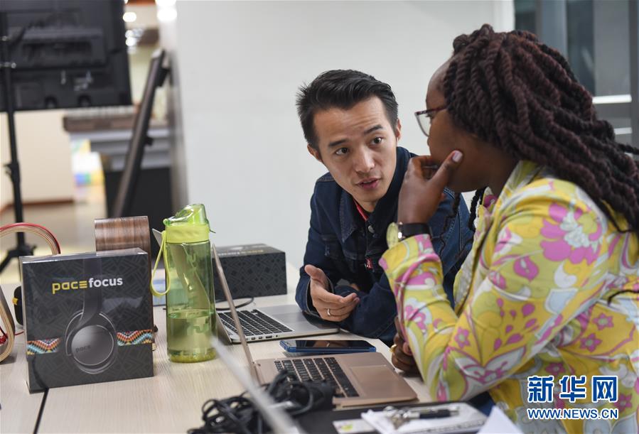 （國際&middot;中非合作論壇&middot;圖文互動）（3）他把耳機賣到肯尼亞總統(tǒng)府&mdash;&mdash;記在非洲當創(chuàng)客的中國青年劉鵬