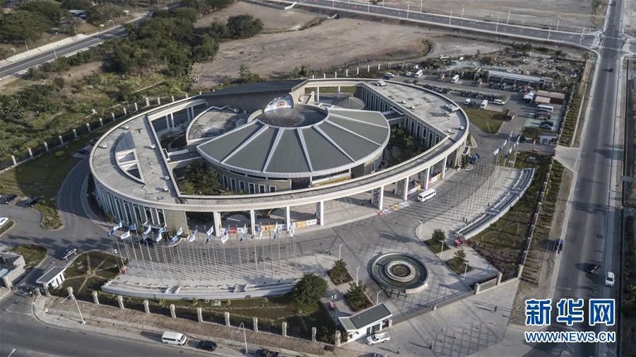 （新華全媒頭條&middot;圖文互動(dòng)）（3）特稿：深化周邊友好　共促亞太繁榮&mdash;&mdash;寫在習(xí)近平主席出席亞太經(jīng)合組織第二十六次領(lǐng)導(dǎo)人非正式會(huì)議，對(duì)巴布亞新幾內(nèi)亞、文萊和菲律賓進(jìn)行國(guó)事訪問(wèn)并在巴新同建交太平洋島國(guó)領(lǐng)導(dǎo)人會(huì)晤之際