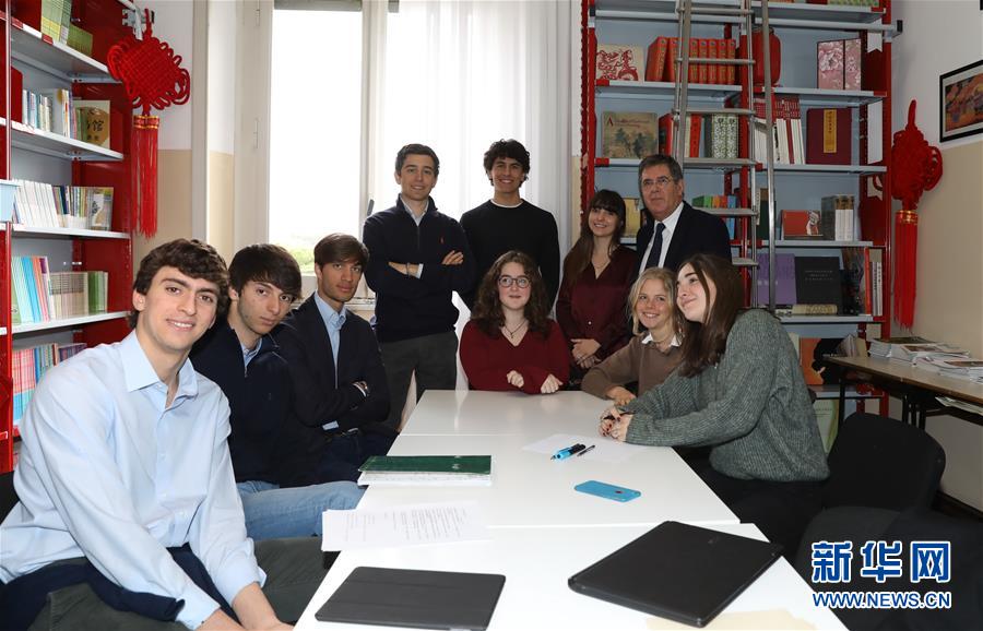 （國際&middot;出訪配合&middot;圖文互動(dòng)）（1）通訊：我們的夢(mèng)想里一定有中國&mdash;&mdash;意大利羅馬國立住讀學(xué)校師生熱議習(xí)近平主席回信