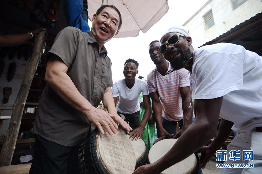 （國際&middot;圖文互動）（7）通訊：收藏&ldquo;非洲之美&rdquo;的中國人&mdash;&mdash;訪幾內(nèi)亞灣非洲國際藝術(shù)博物館館長謝燕申