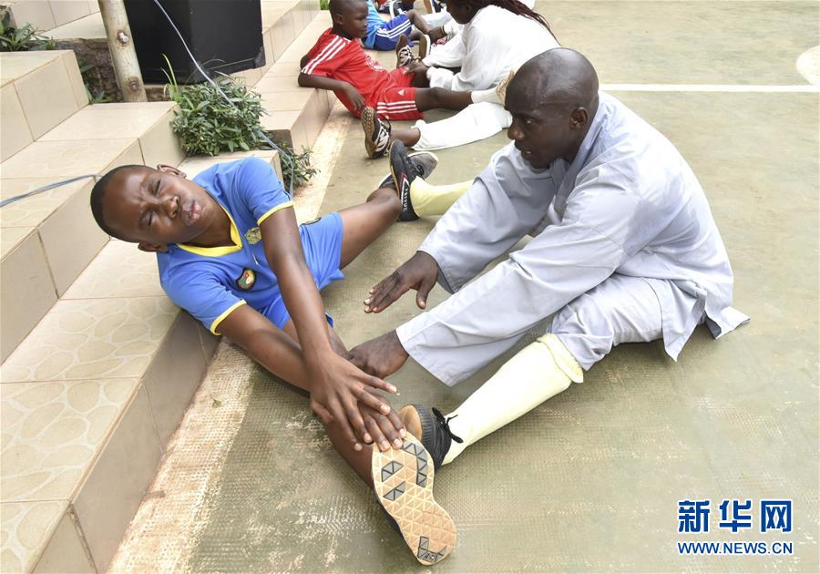 （國際&middot;圖文互動(dòng)）（8）通訊：&ldquo;我也曾混跡街頭，終于靠習(xí)武自立&rdquo;&mdash;&mdash;喀麥隆人姆巴的武術(shù)情緣