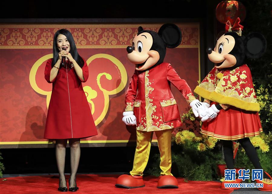 （國(guó)際&middot;圖文互動(dòng)）（4）通訊：美國(guó)迪士尼加州冒險(xiǎn)樂(lè)園紅紅火火迎鼠年