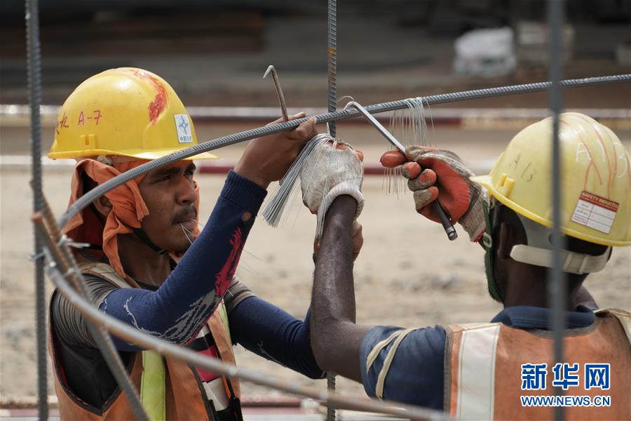 （國(guó)際&middot;圖文互動(dòng)）（4）通訊：春節(jié)，&ldquo;是工期而不是假期&rdquo;&mdash;&mdash;記科倫坡港口城的中國(guó)建設(shè)者