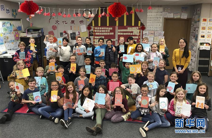 (國際·圖文互動(dòng))(1)“我們想請習(xí)爺爺一起吃甜甜圈”——美國卡斯卡德小學(xué)師生欣喜收到習(xí)近平主席復(fù)信