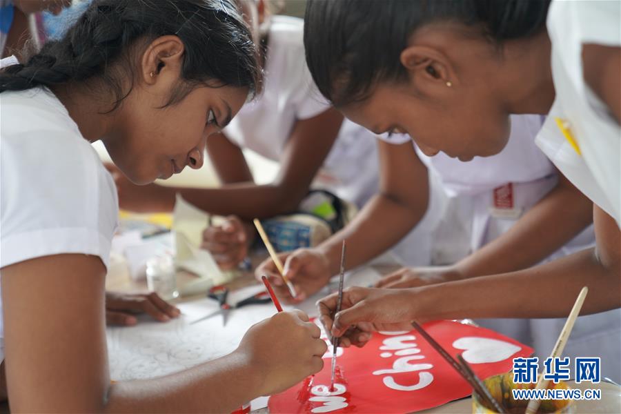 （國(guó)際&middot;圖文互動(dòng)）（4）通訊：&ldquo;愛心是我們抗擊疾病最強(qiáng)的力量&rdquo;&mdash;&mdash;記斯里蘭卡德薇女子學(xué)校師生收到彭麗媛復(fù)信