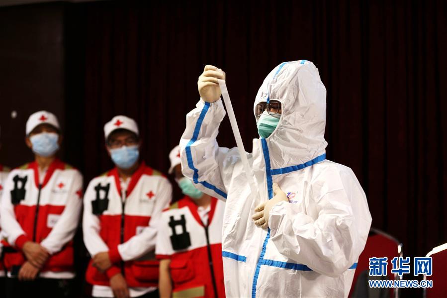 (國際疫情·圖文互動)(6)通訊:經(jīng)驗豐富裝備精良 中國專家組在伊拉克助力抗疫