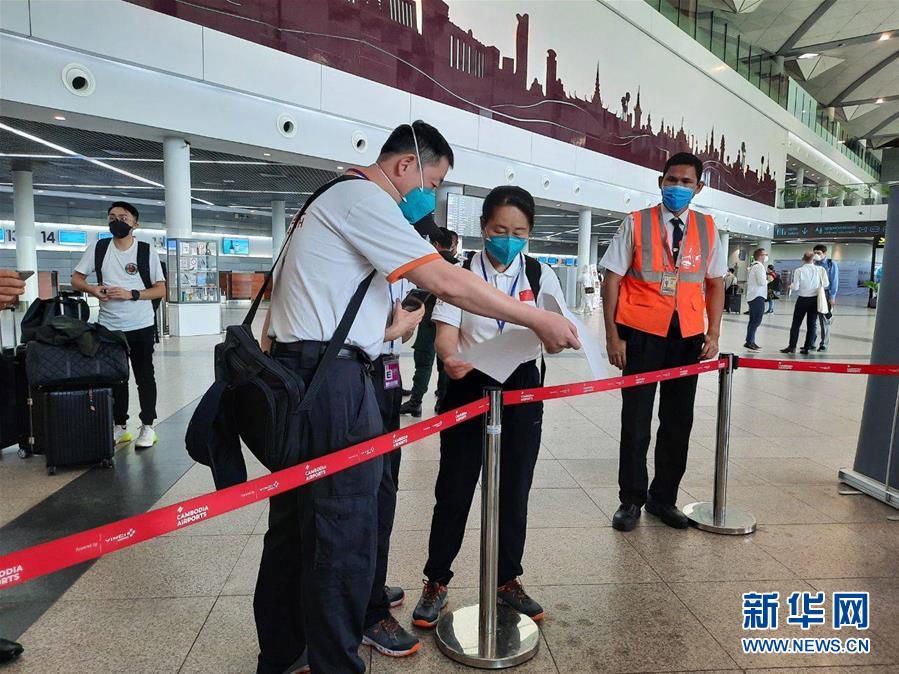 （國際疫情&middot;圖文互動）（1）&ldquo;工作忙碌又細致，經(jīng)驗豐富又專業(yè)&rdquo;&mdash;&mdash;一名柬埔寨青年眼中的中國援柬抗疫醫(yī)療專家組