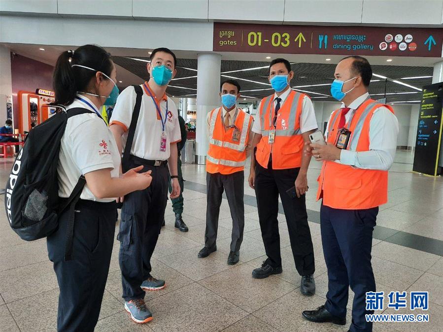 （國際疫情&middot;圖文互動）（4）&ldquo;工作忙碌又細致，經(jīng)驗豐富又專業(yè)&rdquo;&mdash;&mdash;一名柬埔寨青年眼中的中國援柬抗疫醫(yī)療專家組