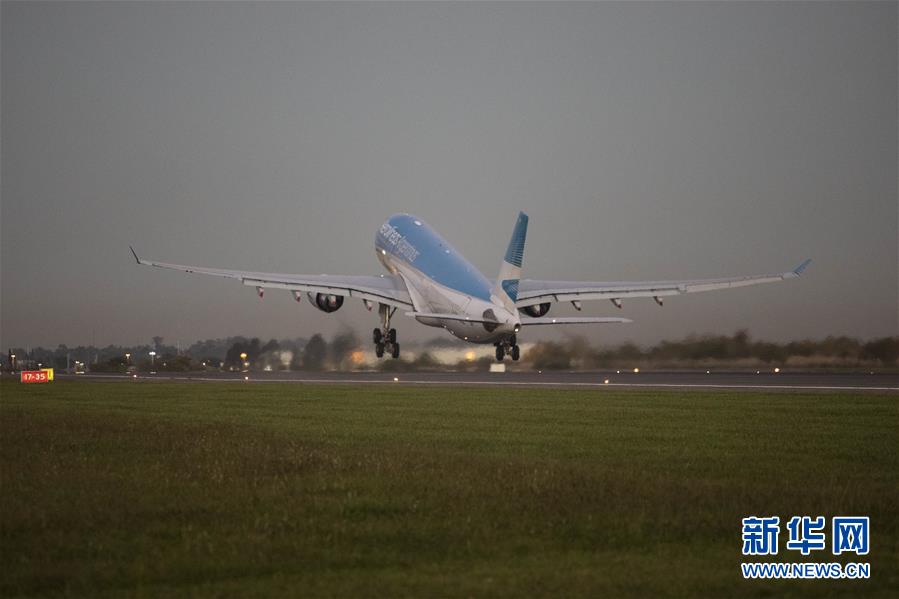 （圖文互動(dòng)&middot;國際疫情）（6）通訊：3.8萬公里的航程　跨越大洋的情誼&mdash;&mdash;記阿根廷從中國運(yùn)載防疫物資