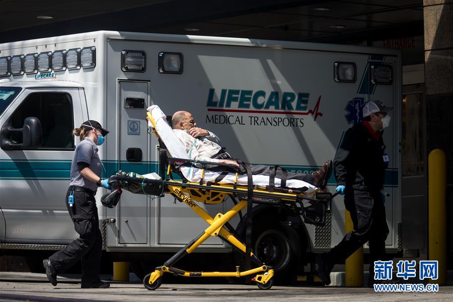  （新華全媒頭條&middot;圖文互動(dòng)）（5）白衣執(zhí)甲為蒼生&mdash;&mdash;全球抗疫戰(zhàn)場(chǎng)醫(yī)護(hù)人員群像