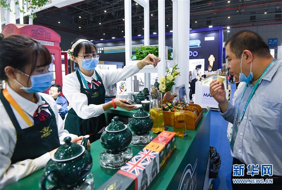 （第三屆進(jìn)博會&middot;圖文互動）（2）全球&ldquo;寶藏級&rdquo;美食薈萃&mdash;&mdash;進(jìn)博會食品及農(nóng)產(chǎn)品館遍藏世間珍饈