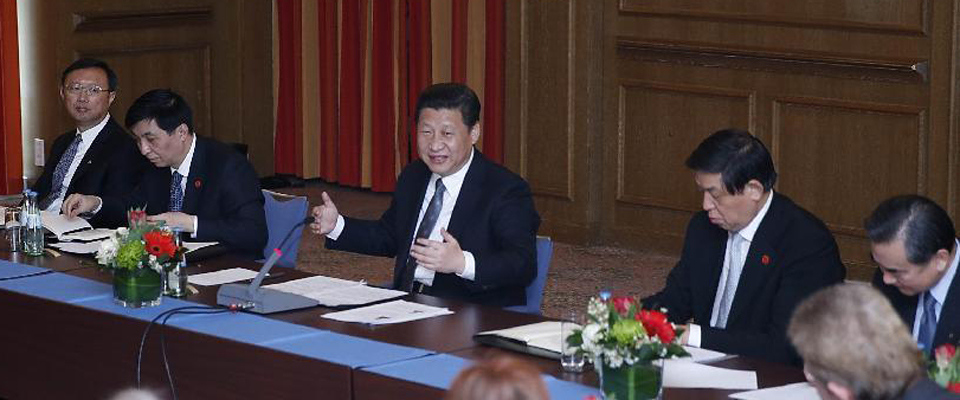 習(xí)近平同德國(guó)漢學(xué)家、孔子學(xué)院教師代表和學(xué)習(xí)漢語(yǔ)的學(xué)生代表座談