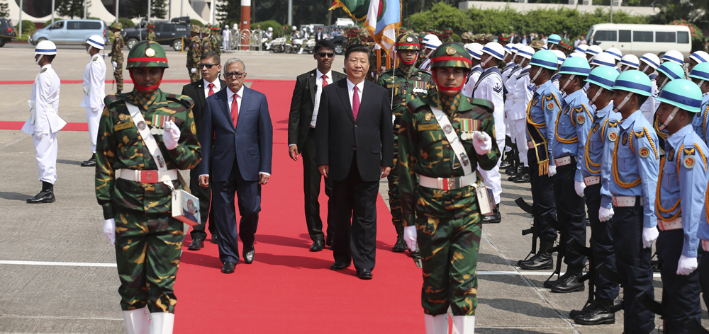 習(xí)近平抵達(dá)達(dá)卡開始對(duì)孟加拉人民共和國進(jìn)行國事訪問