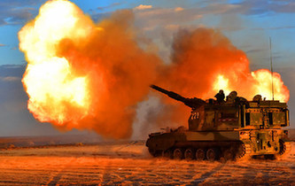 戈壁大漠上演自行火炮分隊對抗，場面霸氣！