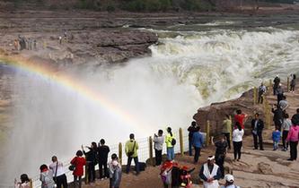 &ldquo;清流飛瀑&rdquo;引客來